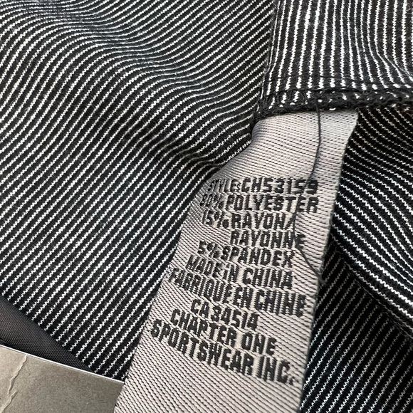 One by Chapter One Women’s Black Pinstrip Long Blazer - Picture 11 of 15